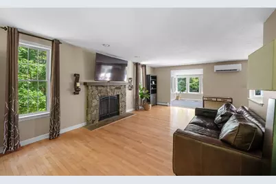 49 Plain St, Middleborough, MA 02346 - Photo 4