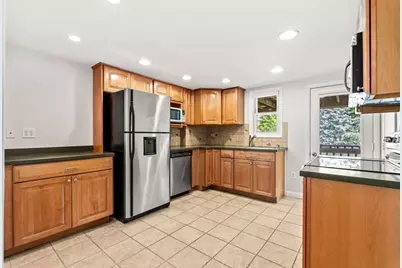121-R Elm #2, Marblehead, MA 01945 - Photo 8