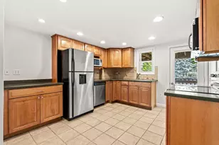 121-R Elm, Marblehead, MA 01945 - Photo 8