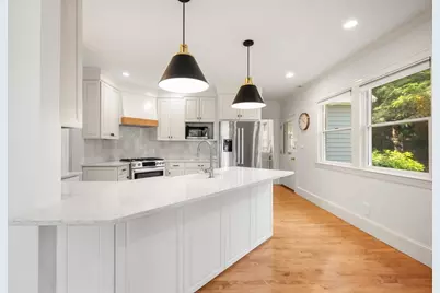 18 Benvenue Street, Wellesley, MA 02482 - Photo 2