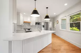 18 Benvenue St, Wellesley, MA 02482 - Photo 2