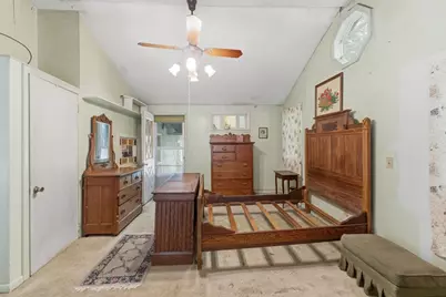 4 Essex St, Holland, MA 01521 - Photo 16
