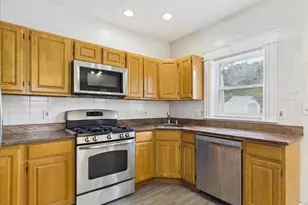 11 Woodrow Ave, Boston, MA 02124 - Photo 8