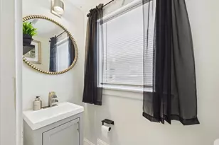 11 Woodrow Ave, Boston, MA 02124 - Photo 12
