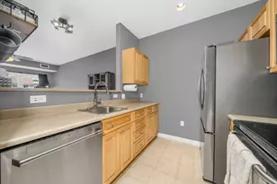 8 Walnut St, Peabody, MA 01960 - Photo 10