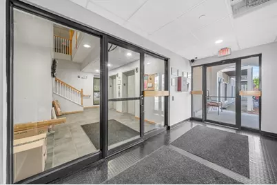 8 Walnut St #109, Peabody, MA 01960 - Photo 2