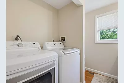 17 Bolton St, Worcester, MA 01604 - Photo 10