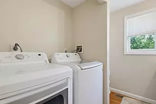 17 Bolton St, Worcester, MA 01604 - Photo 10