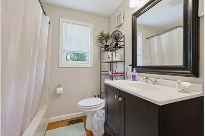 17 Bolton St, Worcester, MA 01604 - Photo 16