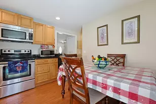 17 Bolton St, Worcester, MA 01604 - Photo 8