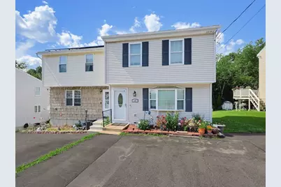 17 Bolton St, Worcester, MA 01604 - Photo 1