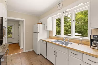 484 Groveland St, Haverhill, MA 01830 - Photo 18