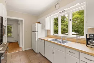 484 Groveland St, Haverhill, MA 01830 - Photo 18