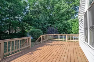 4 Flint Meadow Ln, Shrewsbury, MA 01545 - Photo 8