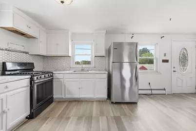 95 Lillian Ter, Dracut, MA 01826 - Photo 2