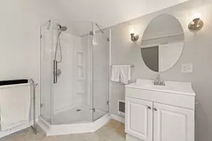 10 Highland St, Peabody, MA 01960 - Photo 34