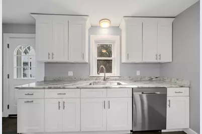 2 California Ln, Amesbury, MA 01913 - Photo 2