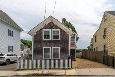 7 Derby St #0, Gloucester, MA 01930 - Photo 2