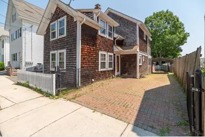 7 Derby St #0, Gloucester, MA 01930 - Photo 4