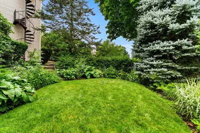 13 Linden St #3, Marblehead, MA 01945 - Photo 18