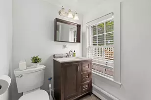 13 Linden St, Marblehead, MA 01945 - Photo 10