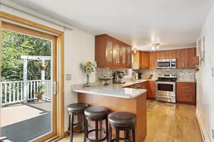 8 Pershing St, Worcester, MA 01606 - Photo 10