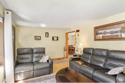 8 Pershing St, Worcester, MA 01606 - Photo 6