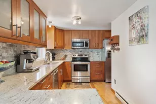 8 Pershing St, Worcester, MA 01606 - Photo 12