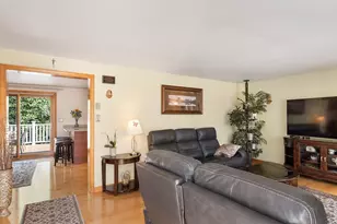 8 Pershing St, Worcester, MA 01606 - Photo 4