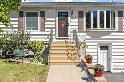 8 Pershing St, Worcester, MA 01606 - Photo 1