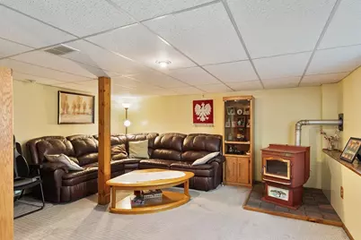 8 Pershing St, Worcester, MA 01606 - Photo 20