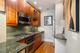 322 Beacon St, Boston, MA 02116 - Photo 8