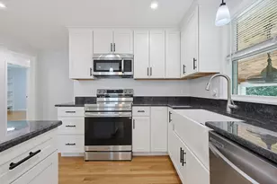 18 Prairie Ave, Bellingham, MA 02019 - Photo 4