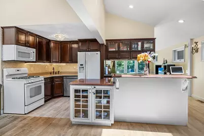 7 Sherborne Cir, Ashland, MA 01721 - Photo 6