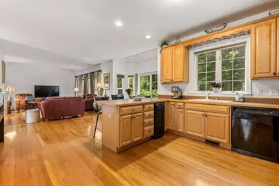 19 Burnham Ct, Stoughton, MA 02072 - Photo 12