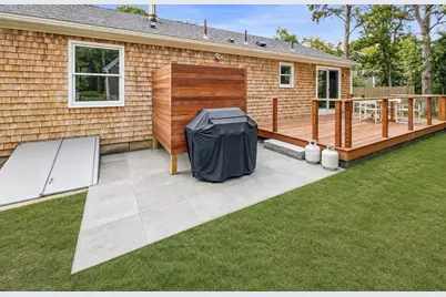 82 Pennsylvania Avenue, Oak Bluffs, MA 02557 - Photo 12