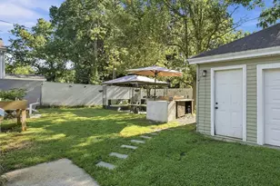 87 Lakevilla Ave, Springfield, MA 01109 - Photo 36