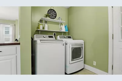 87 Lakevilla Ave, Springfield, MA 01109 - Photo 22