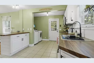 87 Lakevilla Ave, Springfield, MA 01109 - Photo 20
