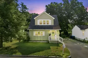 87 Lakevilla Ave, Springfield, MA 01109 - Photo 4