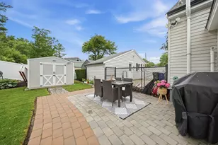 2 Chapman Ave, Wilmington, MA 01887 - Photo 34