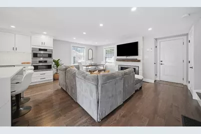 2 Chapman Ave, Wilmington, MA 01887 - Photo 8