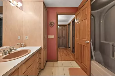 16 Hill St, Shrewsbury, MA 01545 - Photo 24
