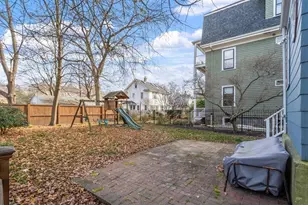 270 Poplar St, Boston, MA 02131 - Photo 36