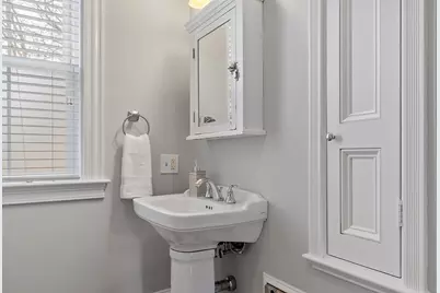 270 Poplar Street, Boston, MA 02131 - Photo 22
