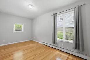 42 Windsor St, Worcester, MA 01605 - Photo 8