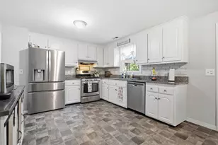 40 Kim-Kris Ln, Dracut, MA 01826 - Photo 8