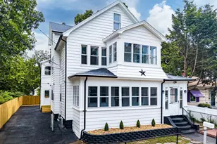 27 Appleton St, Springfield, MA 01109 - Photo 2