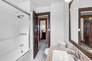 27 Appleton St, Springfield, MA 01109 - Photo 8