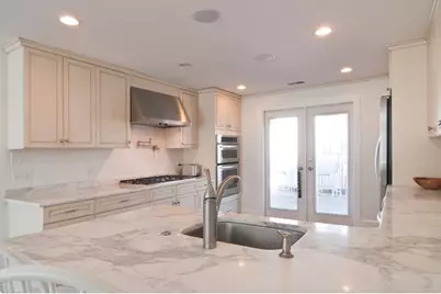 532 East 8th St Dec-Mar Utl Includ #2, Boston, MA 02127 - Photo 2